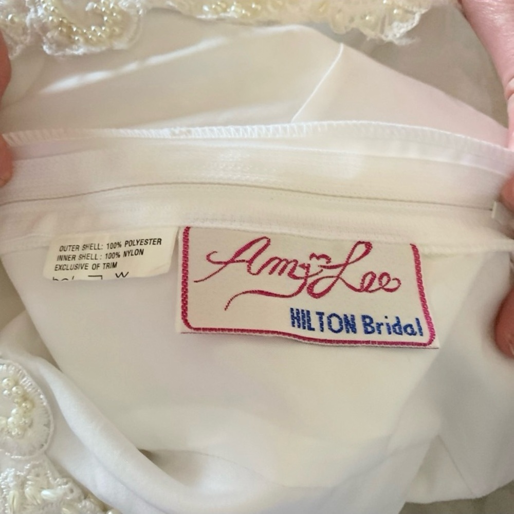 Elegant White Lace Wedding Dress by Amy Lee Hilton Bridal Size 4 - Picture 15 of 15